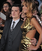 Jennifer_Lawrence_The_Hunger_Games_Premiere_J0001_040.jpg