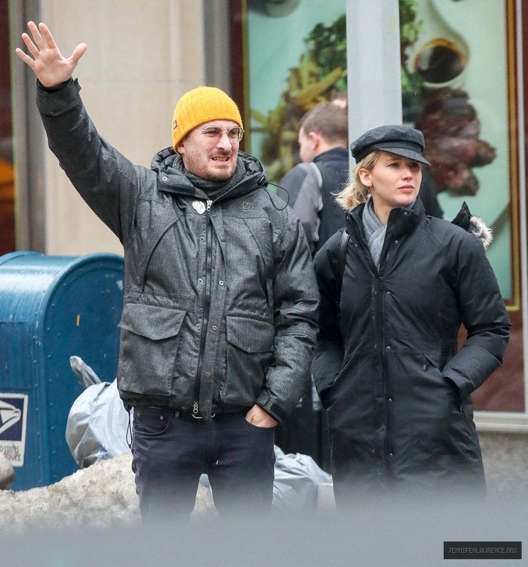jennifer-lawrence-and-darren-aronofsky-out-in-new-york-march-17-2017_121072936.jpg
