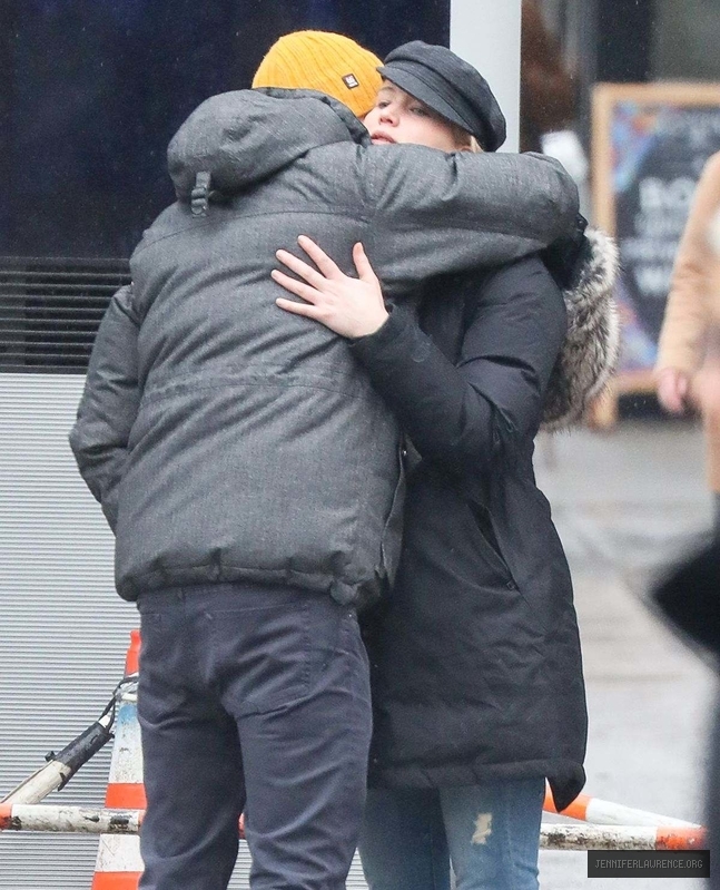 jennifer-lawrence-and-darren-aronofsky-out-in-new-york-march-17-2017_1421072936.jpg