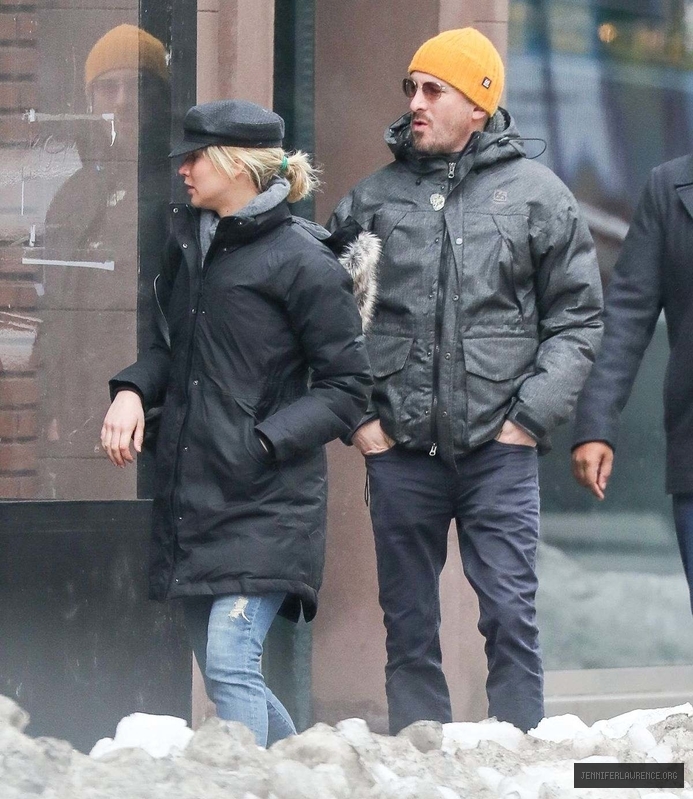 jennifer-lawrence-and-darren-aronofsky-out-in-new-york-march-17-2017_1721072936.jpg