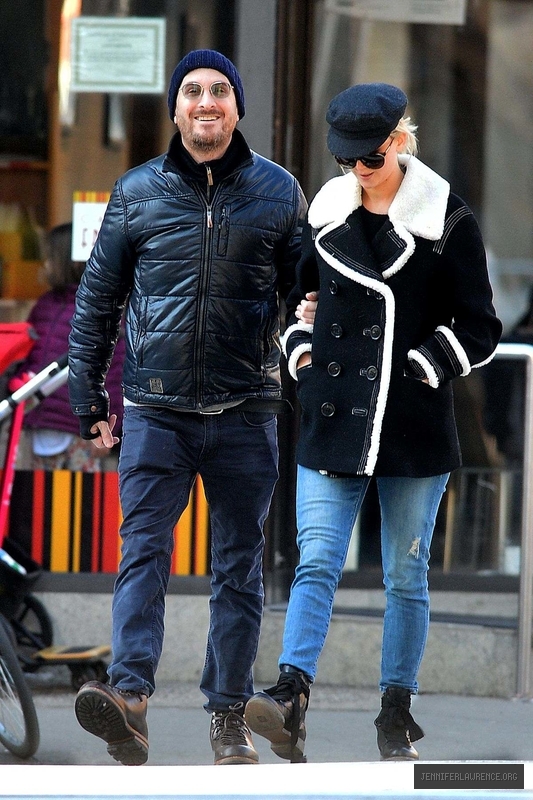 jennifer-lawrence-out-and-about-in-new-york-january-02-2017_704120053.jpg