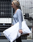 jennifer-lawrence-at-airport-in-florence_204045331.jpg