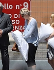 jennifer-lawrence-at-airport-in-florence_604045331.jpg