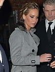 jennifer-lawrence-leaving-her-hotel-in-london-december-01-2016_202121429.jpg