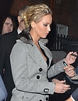 jennifer-lawrence-leaving-her-hotel-in-london-december-01-2016_902121429.jpg